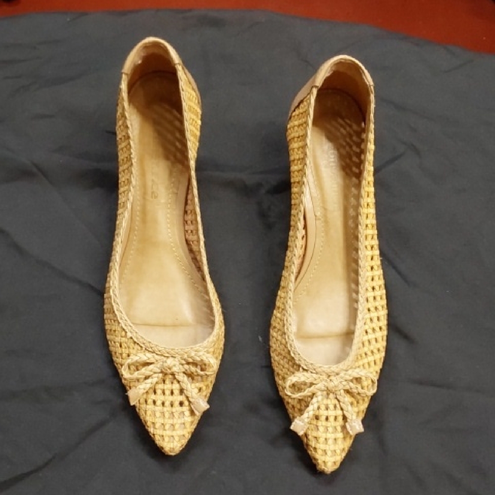 Woven Leather Pointed-Toe Kitten Heel